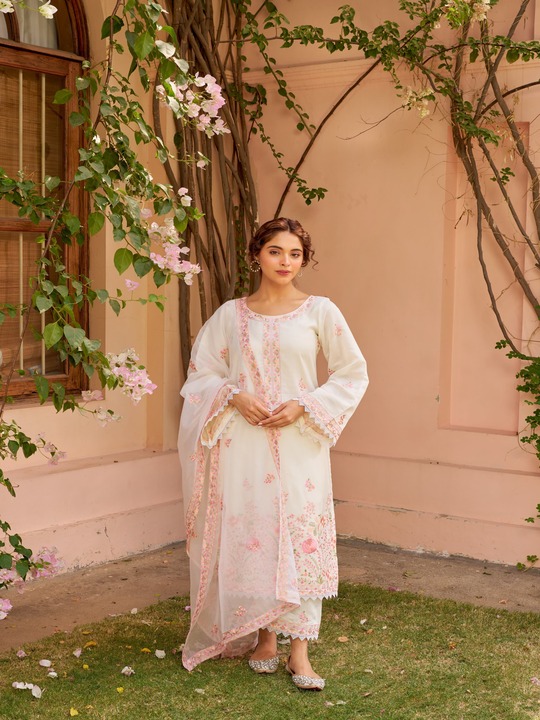 Serene Sunset Ombre Chanderi Silk Kurta Set with Delicate Embroidery