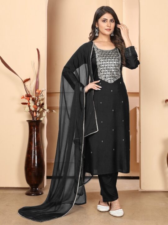 Front view of Riyon embroidery suit set with lace dupatta