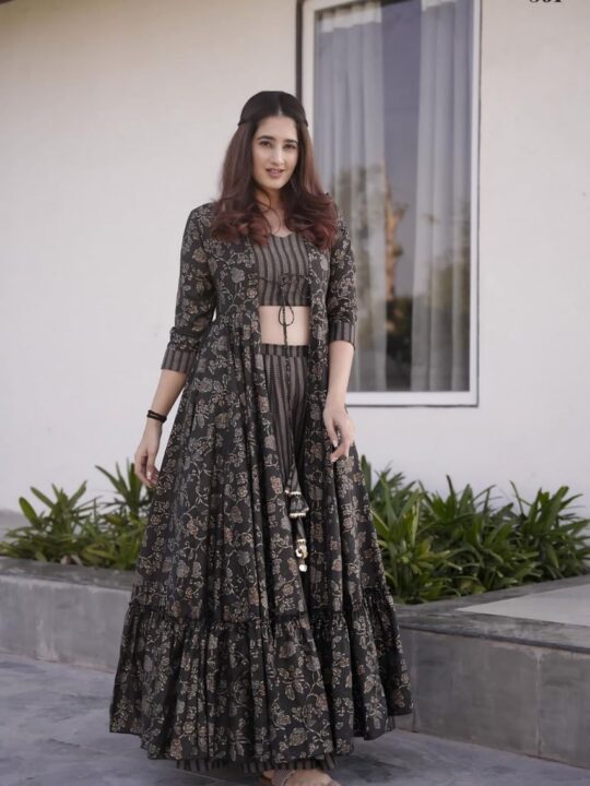 Lilac bridal lehenga choli front view