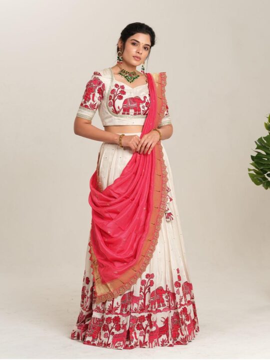 Close-up of embroidered georgette dupatta paired with Kalamkari lehenga