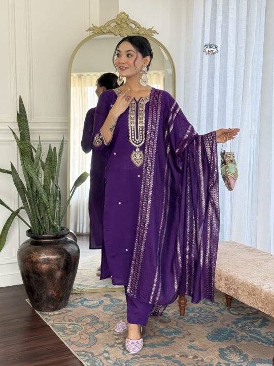 Back view of hand-embroidered Kurti Set in viscose fabric