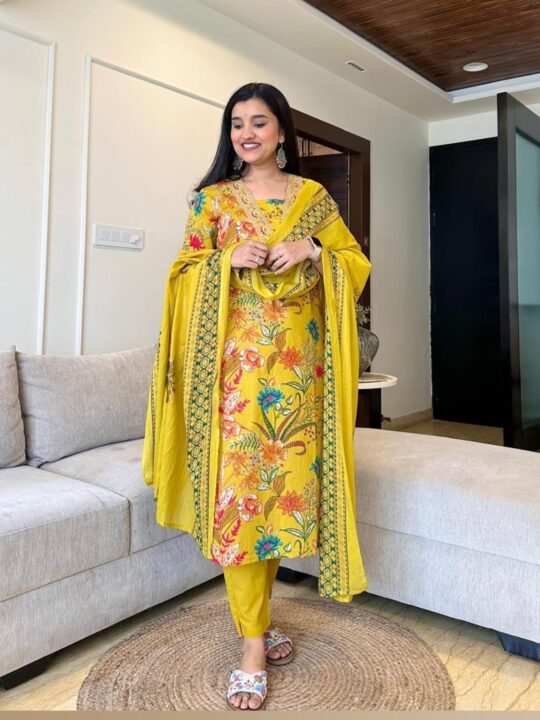 Woman wearing Sanganeri cotton kurti set with embroidered neck and dupatta – Pramukhmart