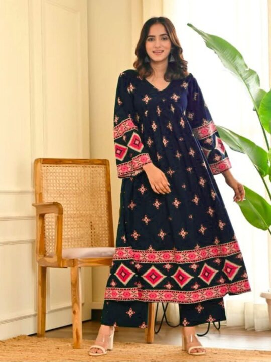 Full-stitched foil print gown for women