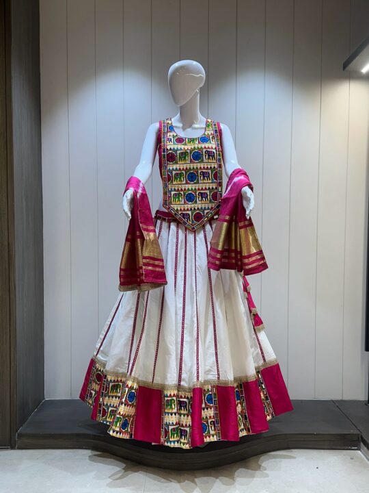 Khadi cotton chaniya choli with gamthi blouse and lagdi dupatta – Swarna