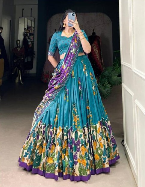 Front view of Dola silk chaniya choli with foil work
