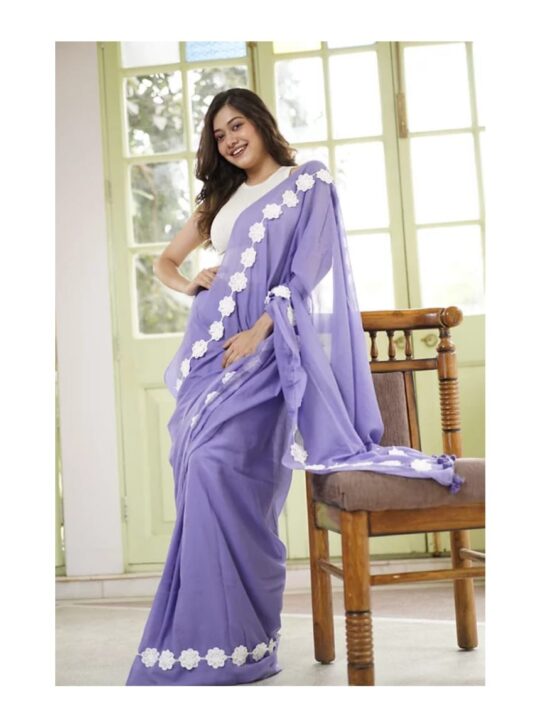 Front view of Georgette saree with lace work and latkan