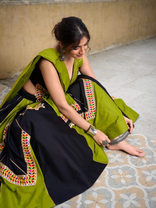 Close-up of Gamthi work on blouse and lehenga