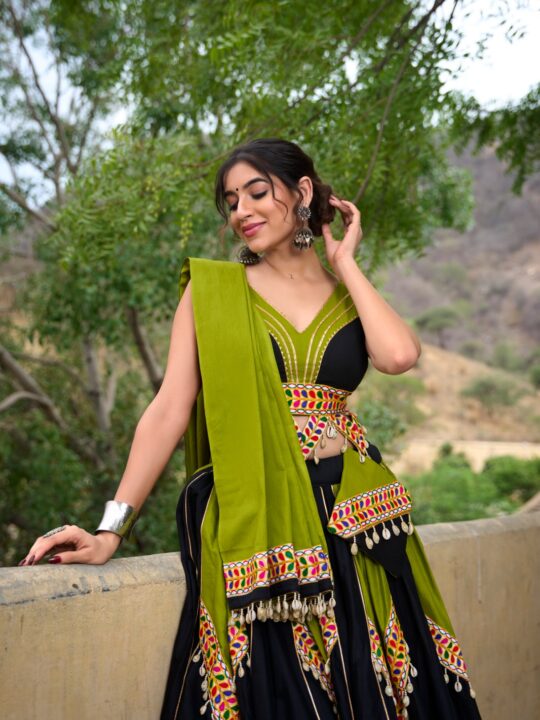 Dupatta with cowrie lace and Gamthi detailing