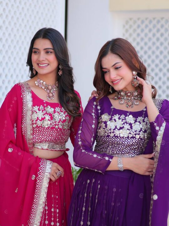 Faux georgette choli embroidery close-up