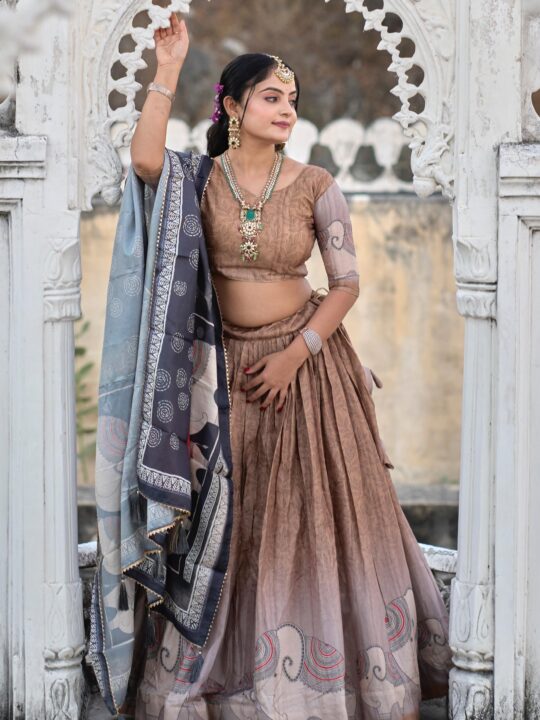 Printed Manipuri lehenga with contrast border