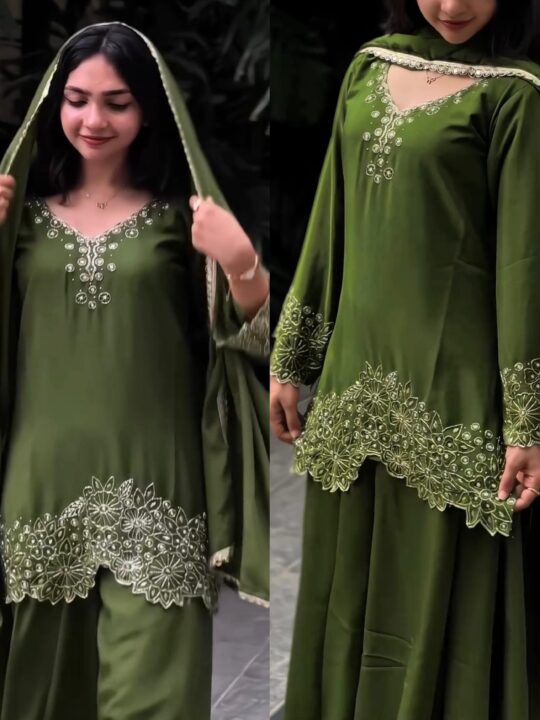 Lace-bordered Chinon silk dupatta