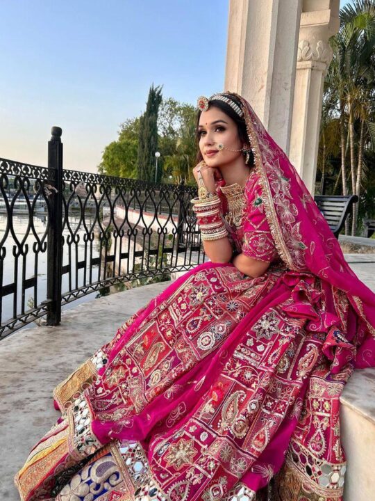 Real mirror work on muslin cotton choli – close-up