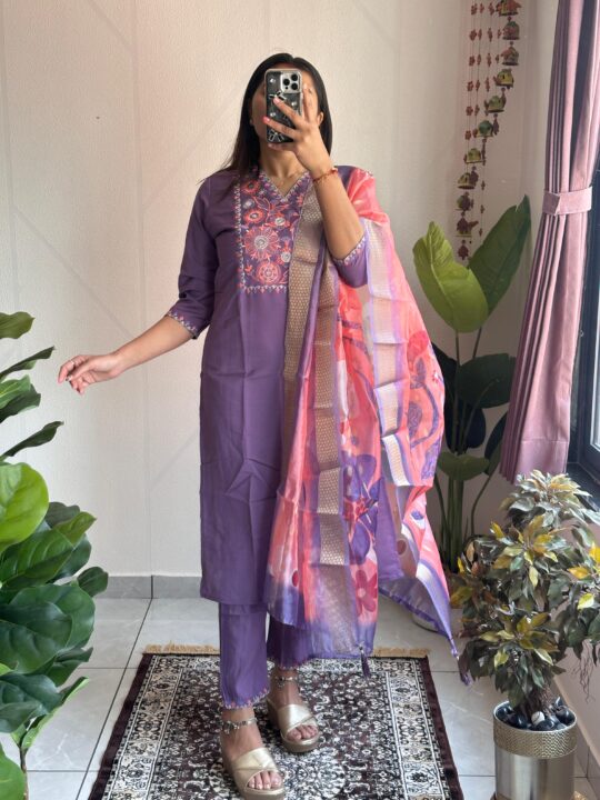 Front view of violet kurti pant dupatta set with embroidery