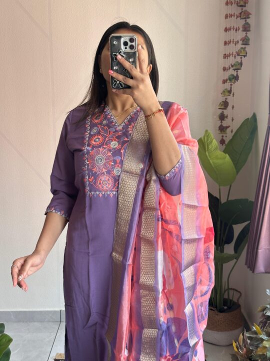 Back view of Roman silk kurti with organza dupatt