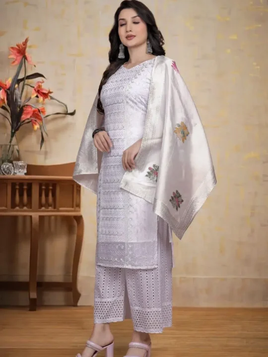 Cotton palazzo with georgette chikankari top – side view