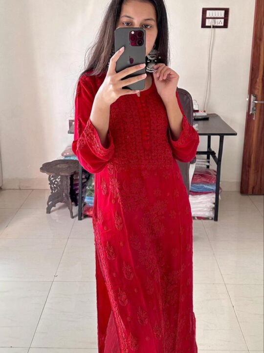 Dupatta with GPO lace detailing in elegant finish