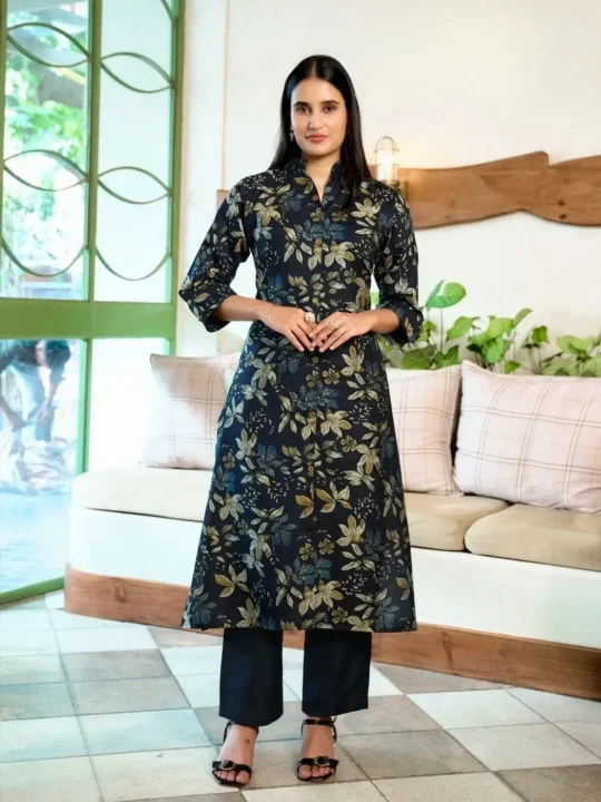 Front view of Vatikan print kurti set with pocket